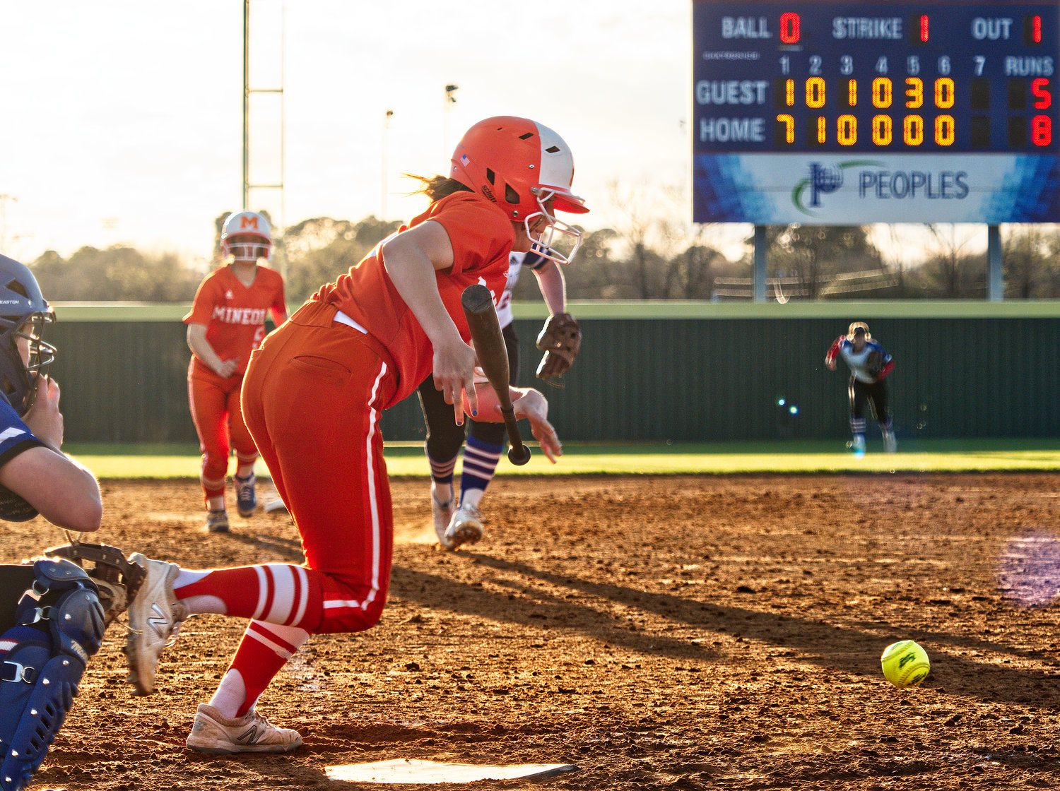 Jaycee Smith’s bunt scored Mineola’s Kenleigh Aguirre from third.